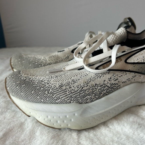 Brooks Glycerin Women Black and white athletic sneakers workout walking sz 9 - Picture 9 of 10